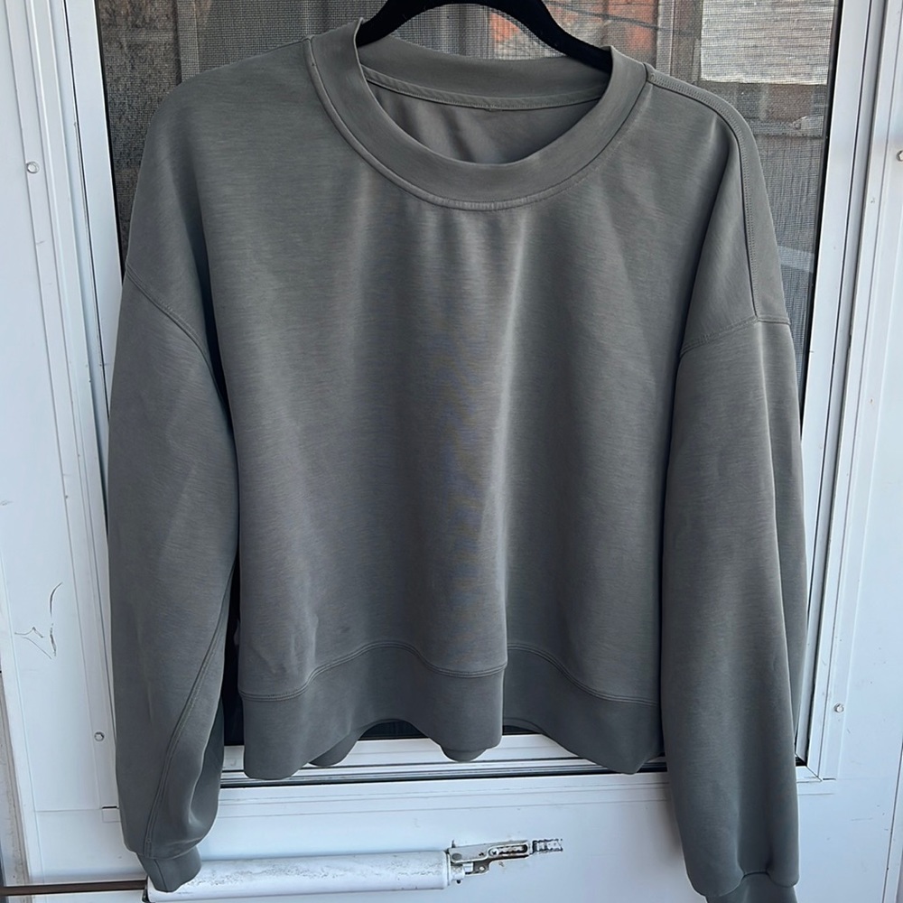 Lululemon perfectly oversized cropped crew softstreme
